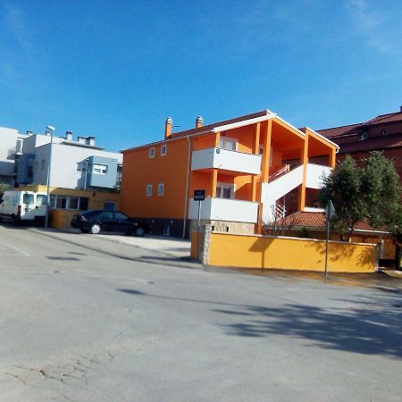 Apartments Batarilo بيوغْغاد نا موغو المظهر الخارجي الصورة